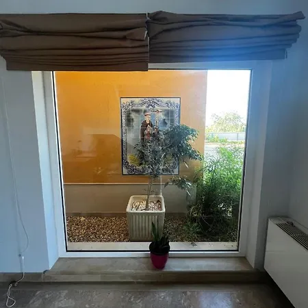 Quinda Das Oliveiras