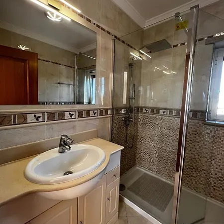 Quinda Das Oliveiras